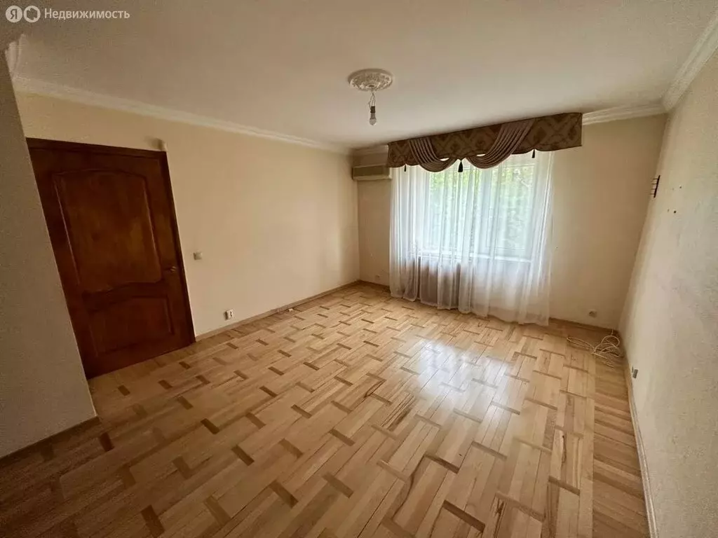 3-комнатная квартира: Краснодар, улица 1 Мая, 49 (99.9 м) - Фото 1