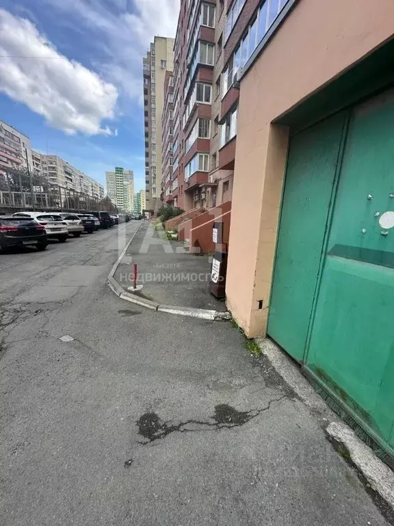 Гараж в Челябинская область, Челябинск ул. Братьев Кашириных, 12 (21 ... - Фото 2