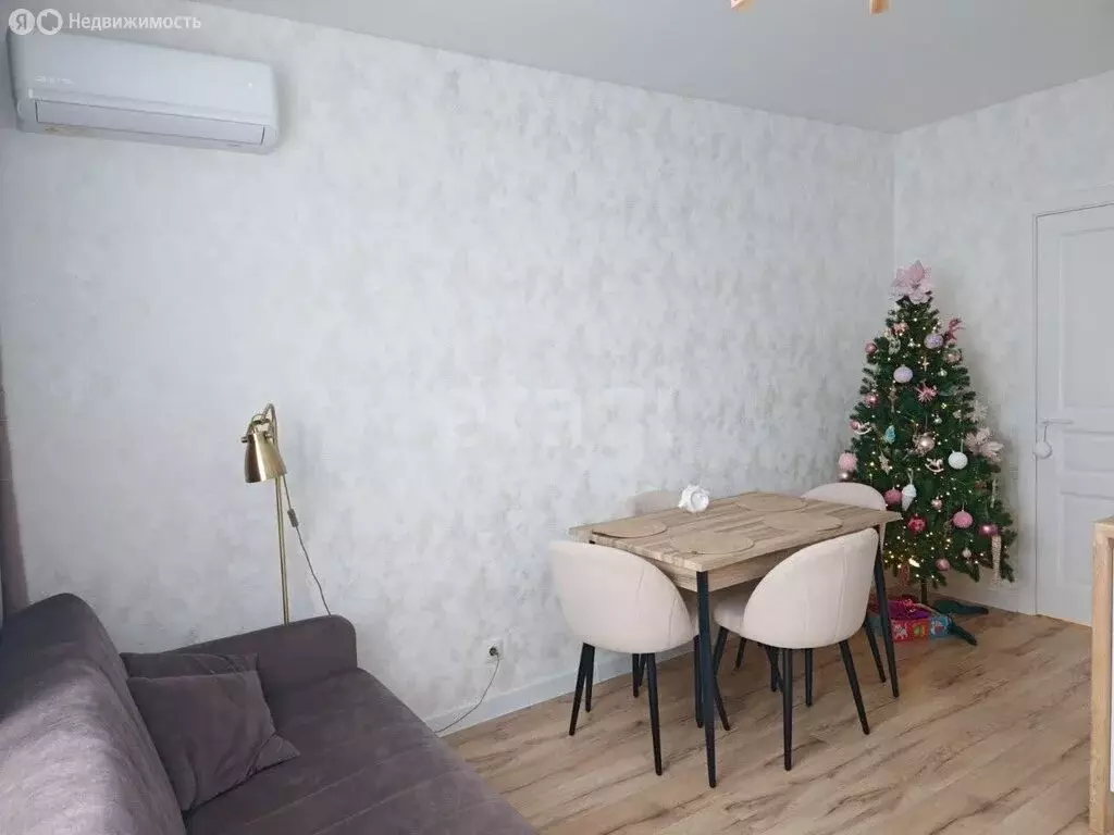 1-комнатная квартира: Тюмень, улица Республики, 204к10 (41.4 м) - Фото 2