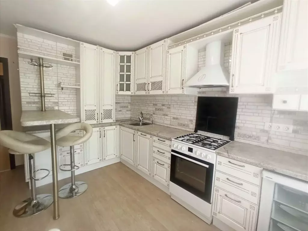 3-к кв. Белгородская область, Белгород ул. Макаренко, 34 (77.0 м) - Фото 1