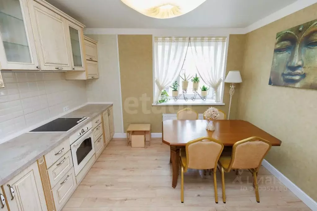 2-к кв. Удмуртия, Ижевск ул. Карла Маркса, 308к1 (64.6 м) - Фото 1