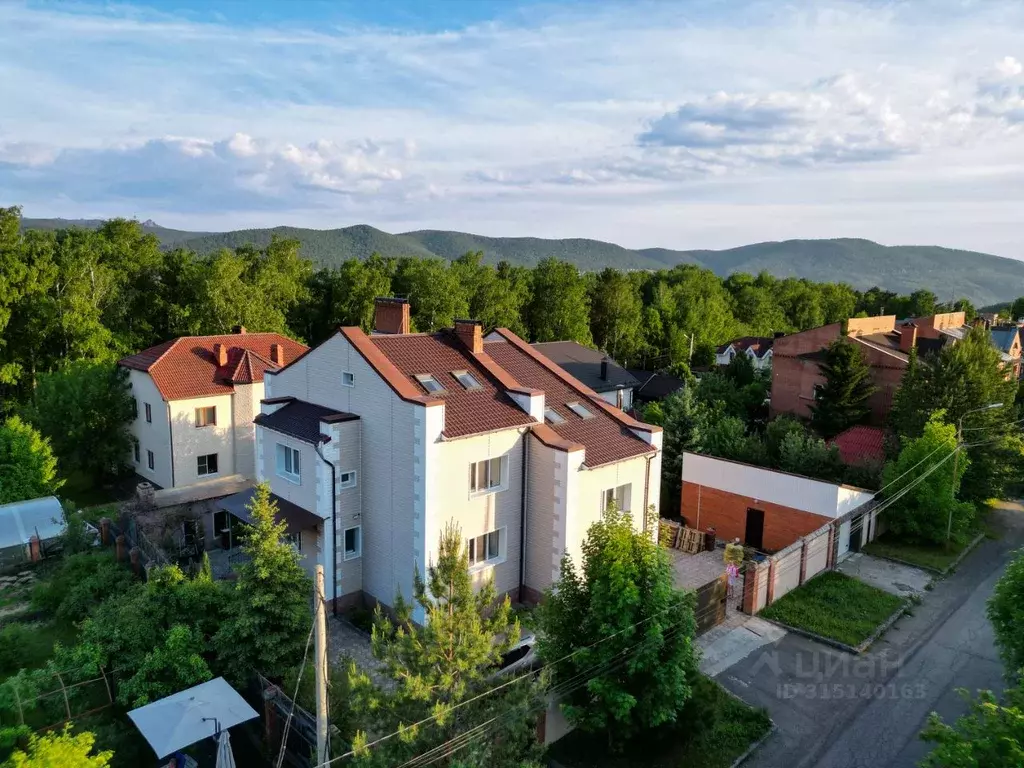 Коттедж в Красноярский край, Красноярск Воскресная ул., 21 (350 м) - Фото 1