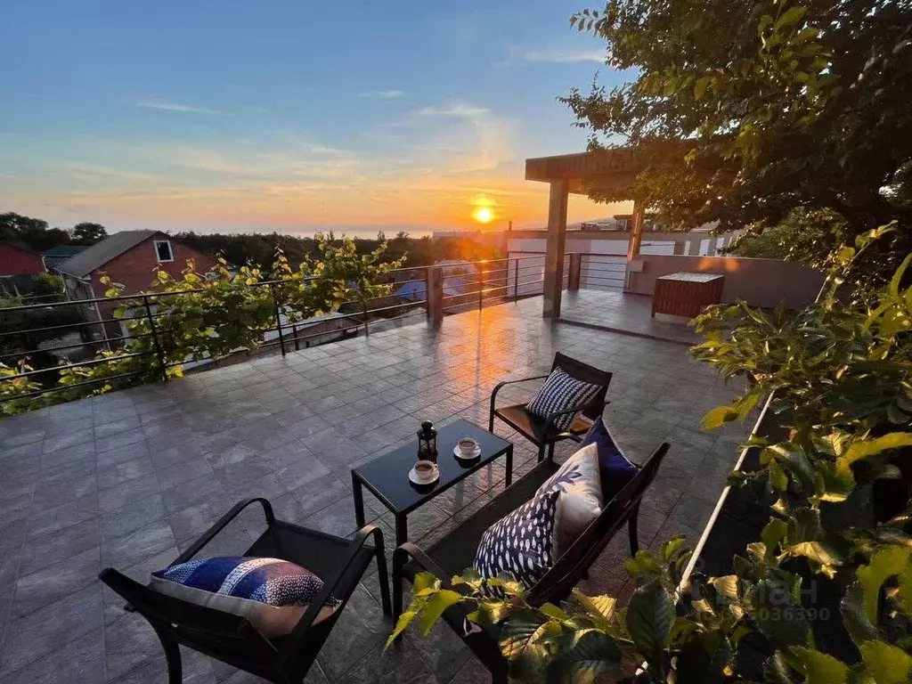 Дом в Краснодарский край, Геленджик городской округ, с. Дивноморское  ... - Фото 1