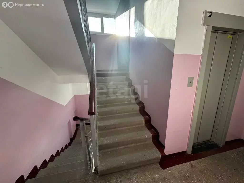 1-комнатная квартира: Омск, улица 5-й Армии, 10/1 (37 м) - Фото 1