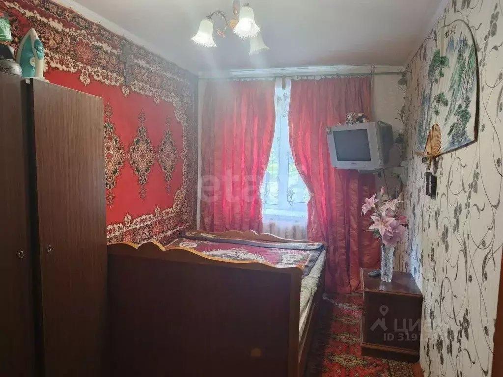 3-к кв. Ленинградская область, Кириши Советская ул., 13 (56.8 м) - Фото 0
