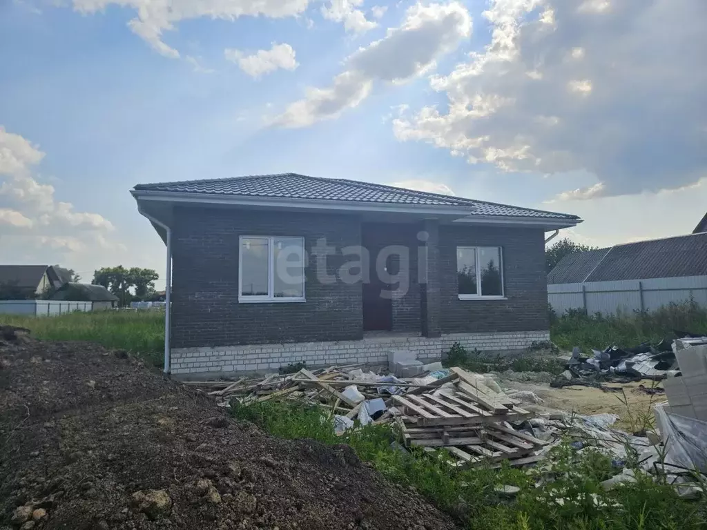 Дом в Воронежская область, с. Новая Усмань ул. Лазурная, 50 (110 м) - Фото 1