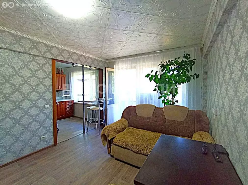 3-комнатная квартира: Белогорск, Никольское шоссе, 63Б (57.7 м) - Фото 0