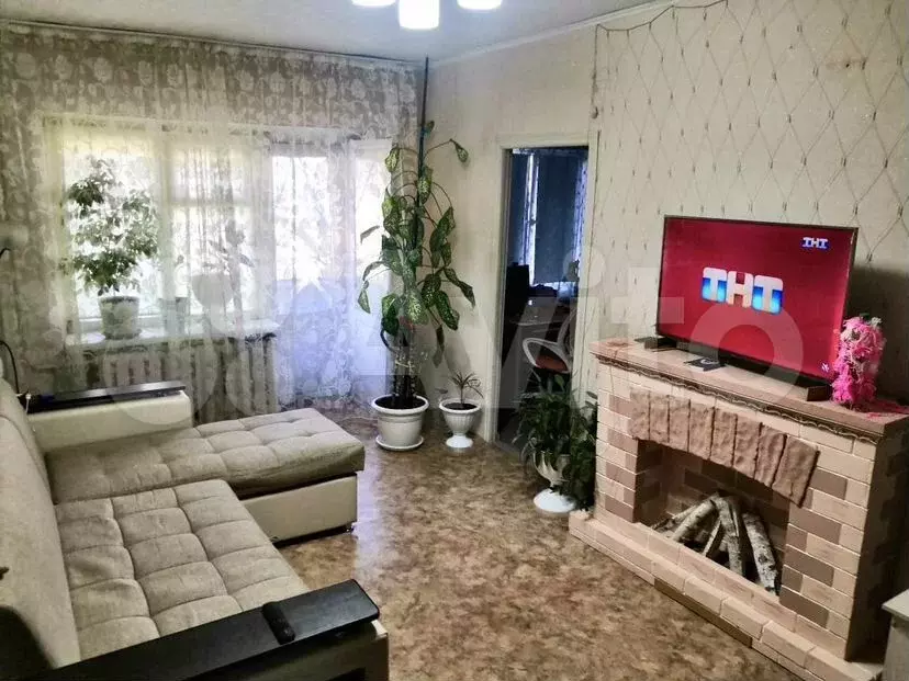 3-к. квартира, 60 м, 2/4 эт. - Фото 0