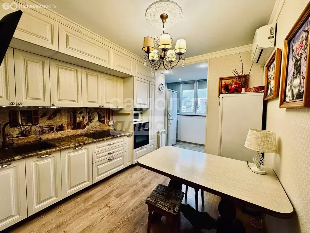 2-комнатная квартира: Тюмень, улица Тимофея Чаркова, 81 (54 м) - Фото 2