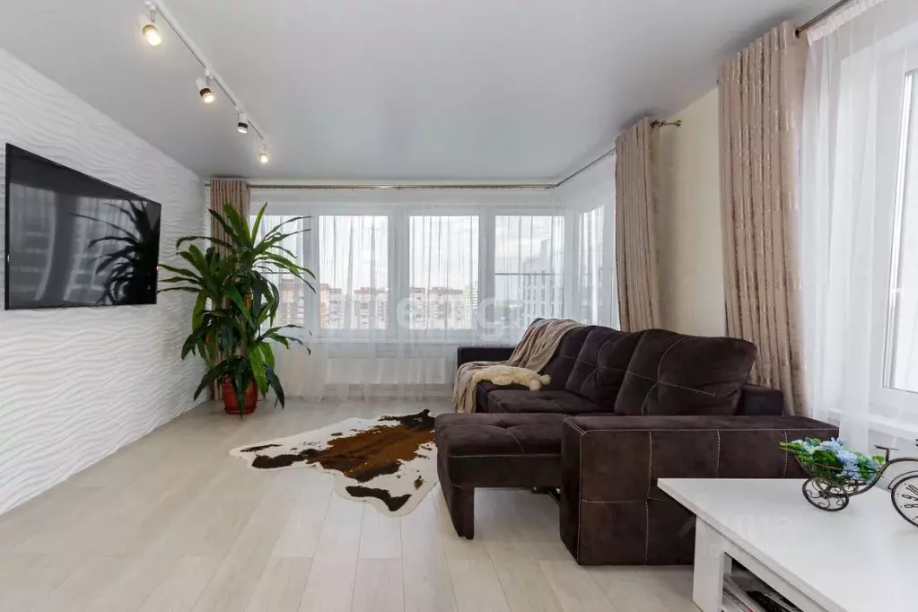 2-к кв. Тюменская область, Тюмень ул. Николая Ростовцева, 22к1 (79.1 ... - Фото 0