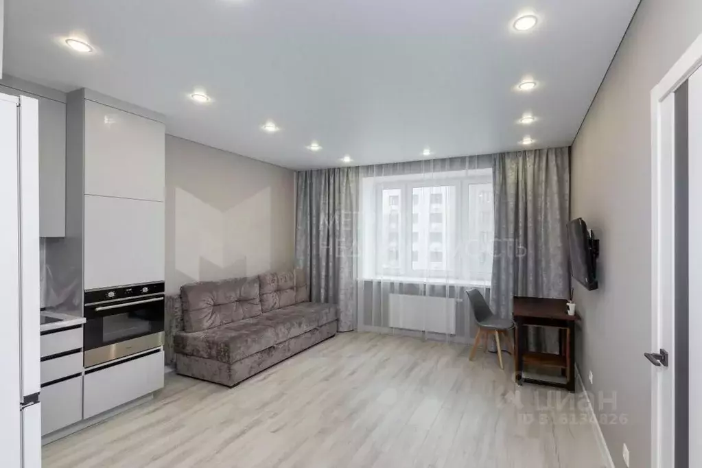 1-к кв. Тюменская область, Тюмень ул. Республики, 204к11 (49.0 м) - Фото 1