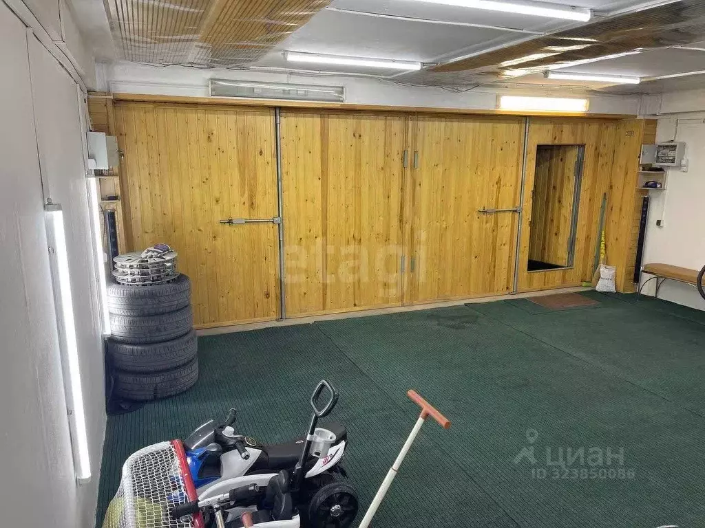 Гараж в Тюменская область, Тюмень 6-й мкр, ул. Валерии Гнаровской, 14 ... - Фото 1