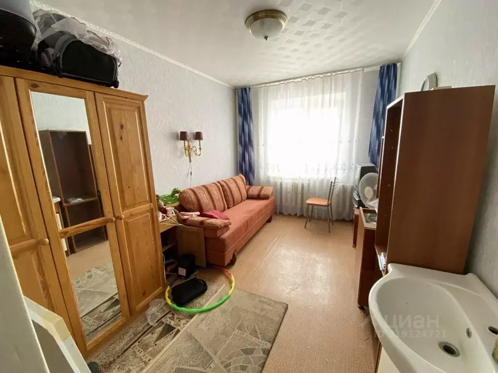 3-к кв. Тульская область, Новомосковск ул. Орджоникидзе, 2 (66.4 м) - Фото 0