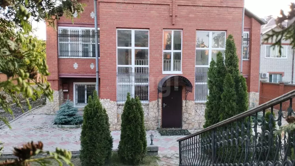 Дом в Саратовская область, с. Усть-Курдюм ул. Городская, 13 (640 м) - Фото 0