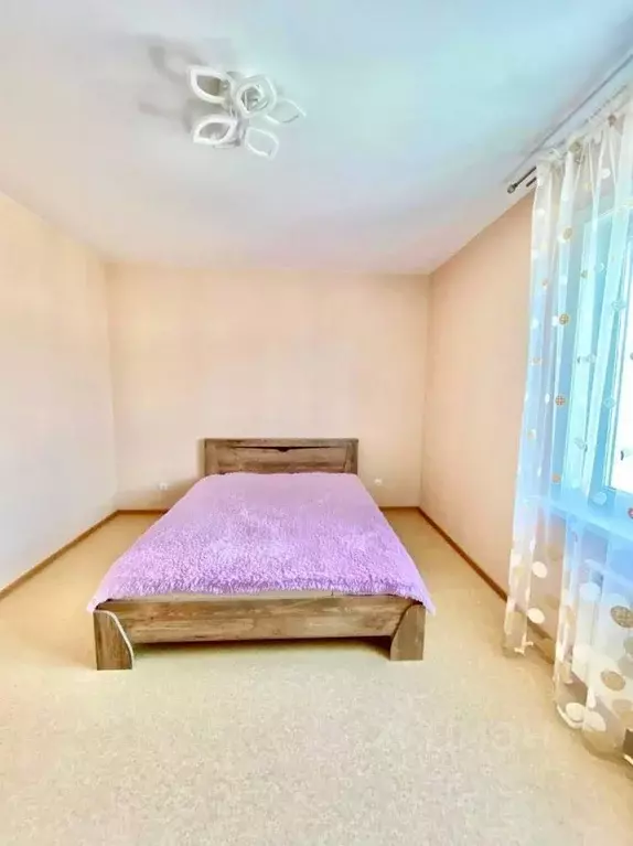 2-к кв. Сахалинская область, Южно-Сахалинск 10-й мкр,  (60.0 м) - Фото 1