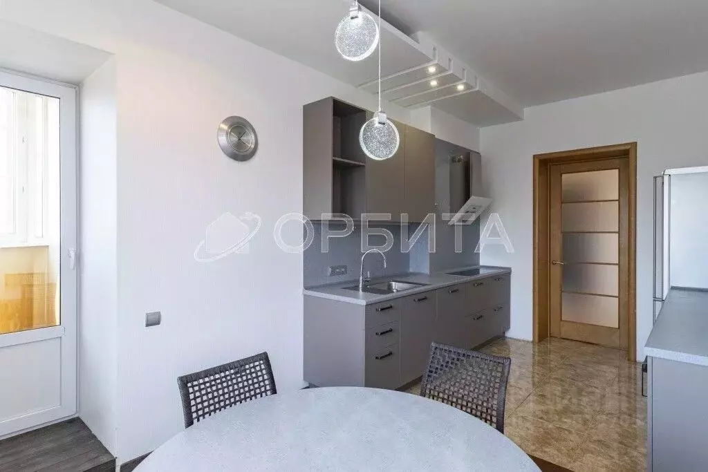 1-к кв. Тюменская область, Тюмень ул. Володарского, 26 (69.0 м) - Фото 1