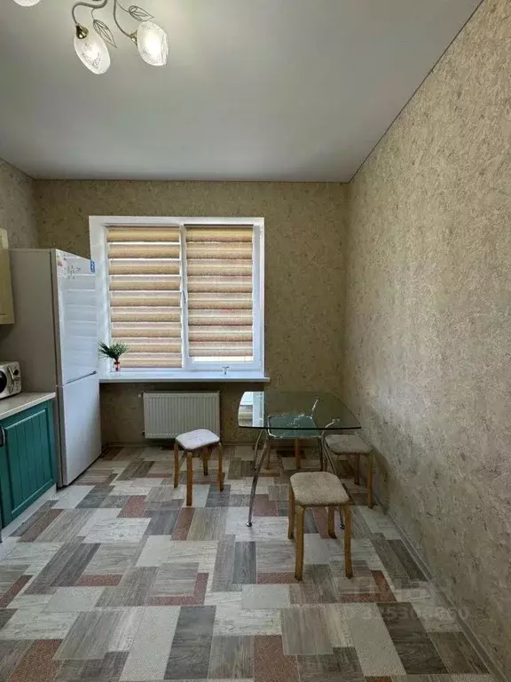 2-к кв. Крым, Симферополь ул. Битакская, 17А (70.0 м) - Фото 1