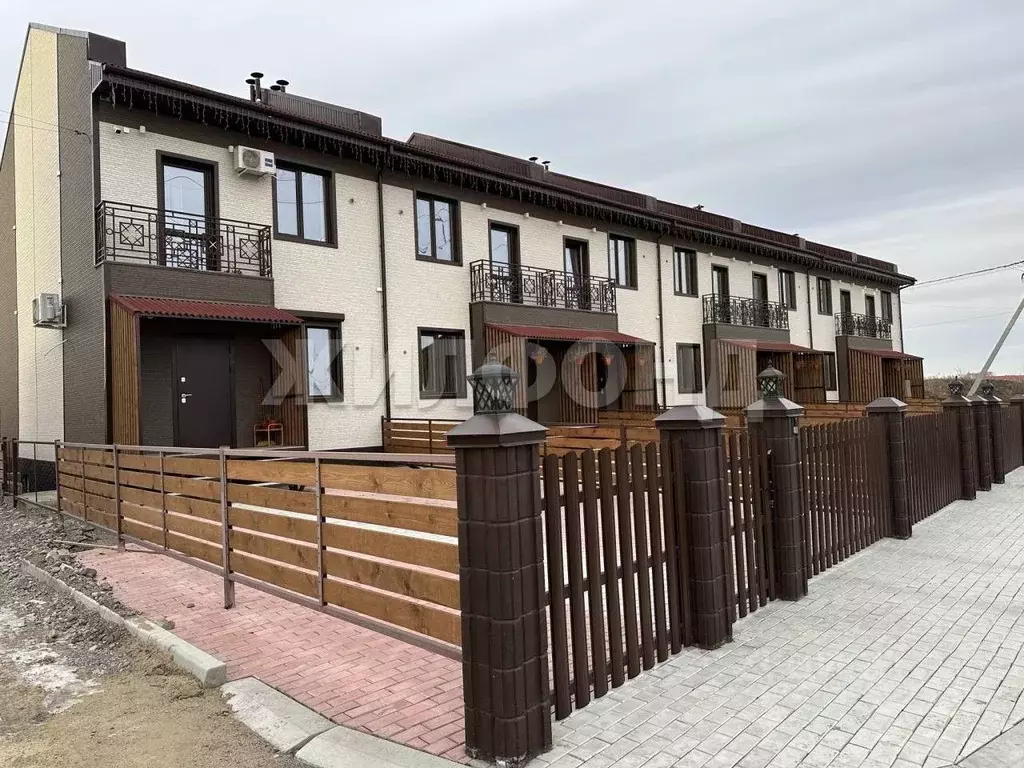 Таунхаус в Хакасия, Усть-Абаканский район, с. Калинино ул. ... - Фото 1