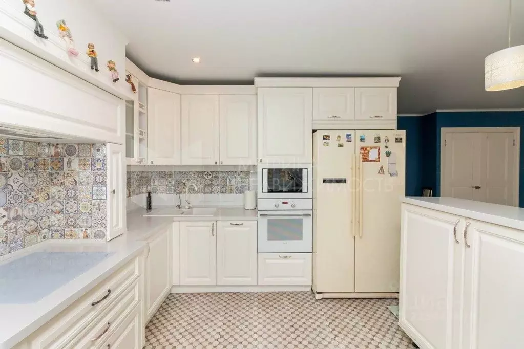 3-к кв. Тюменская область, Тюмень Широтная ул., 189к1 (92.0 м) - Фото 1