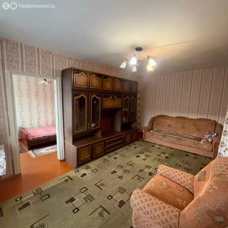 3-комнатная квартира: Омск, микрорайон Городок Нефтяников, улица ... - Фото 1