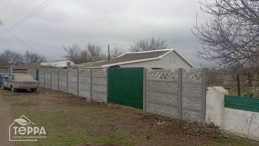 Дом в Крым, Сакский район, Добрушинское с/пос, с. Елизаветово ул. 8 ... - Фото 2