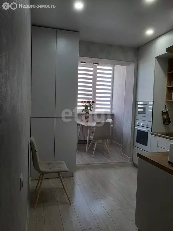 2-комнатная квартира: Астрахань, Автомобильная улица, 6 (53.3 м) - Фото 1