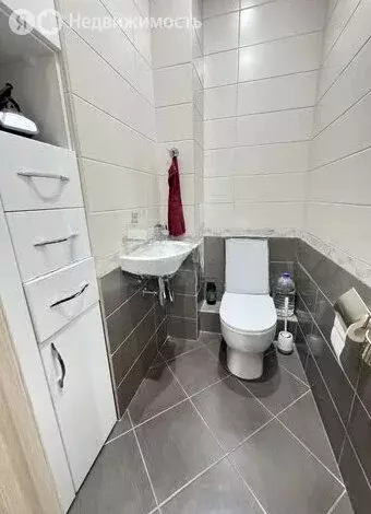 3-комнатная квартира: Тюмень, улица Тимофея Чаркова, 81 (72.3 м) - Фото 0