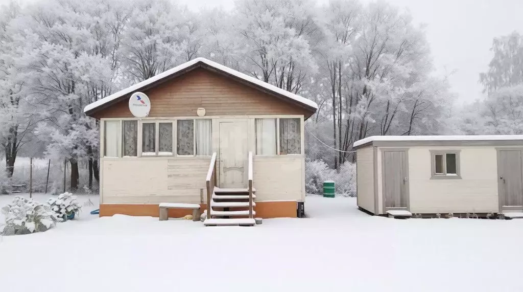 Дом в Ленинградская область, Киришский район, Пчевжинское с/пос, пос. ... - Фото 1