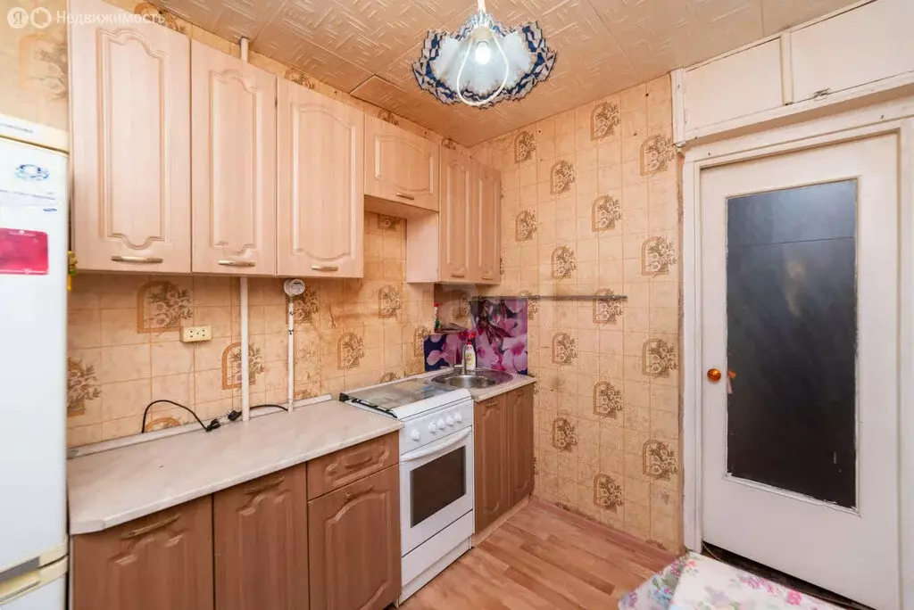 3-комнатная квартира: Курган, улица Куйбышева, 146 (62.8 м) - Фото 1