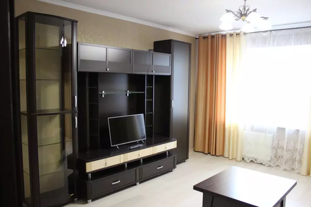 2-к кв. Калужская область, Калуга ул. Поле Свободы, 105 (56.0 м) - Фото 1