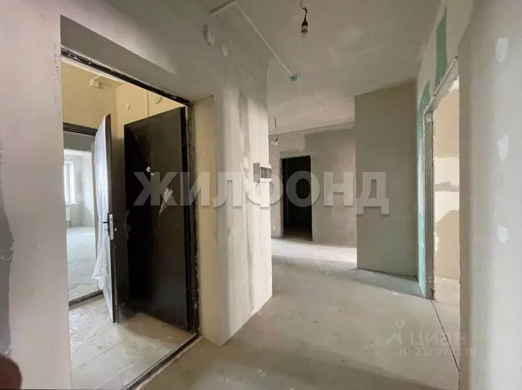 3-к кв. Новосибирская область, Новосибирск ул. Дуси Ковальчук, 238 ... - Фото 0