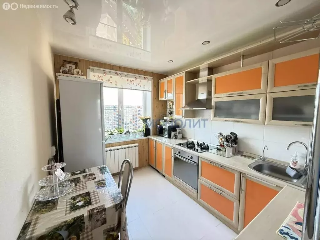 3-комнатная квартира: Чебоксары, бульвар Анатолия Миттова, 2 (68.7 м) - Фото 1