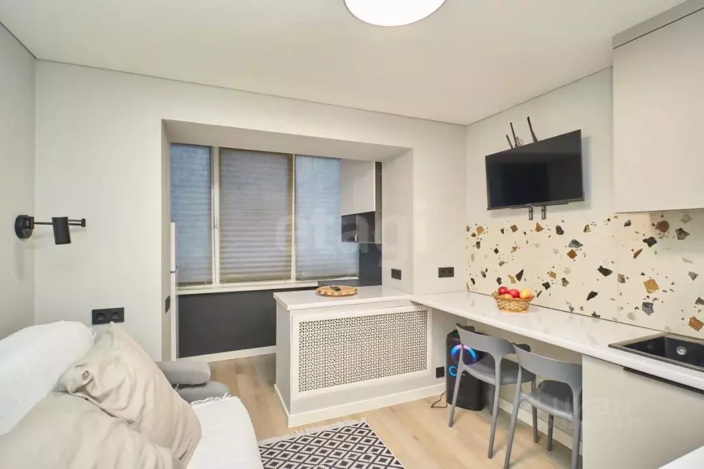 Студия Тюменская область, Тюмень ул. Республики, 241 (14.0 м) - Фото 0