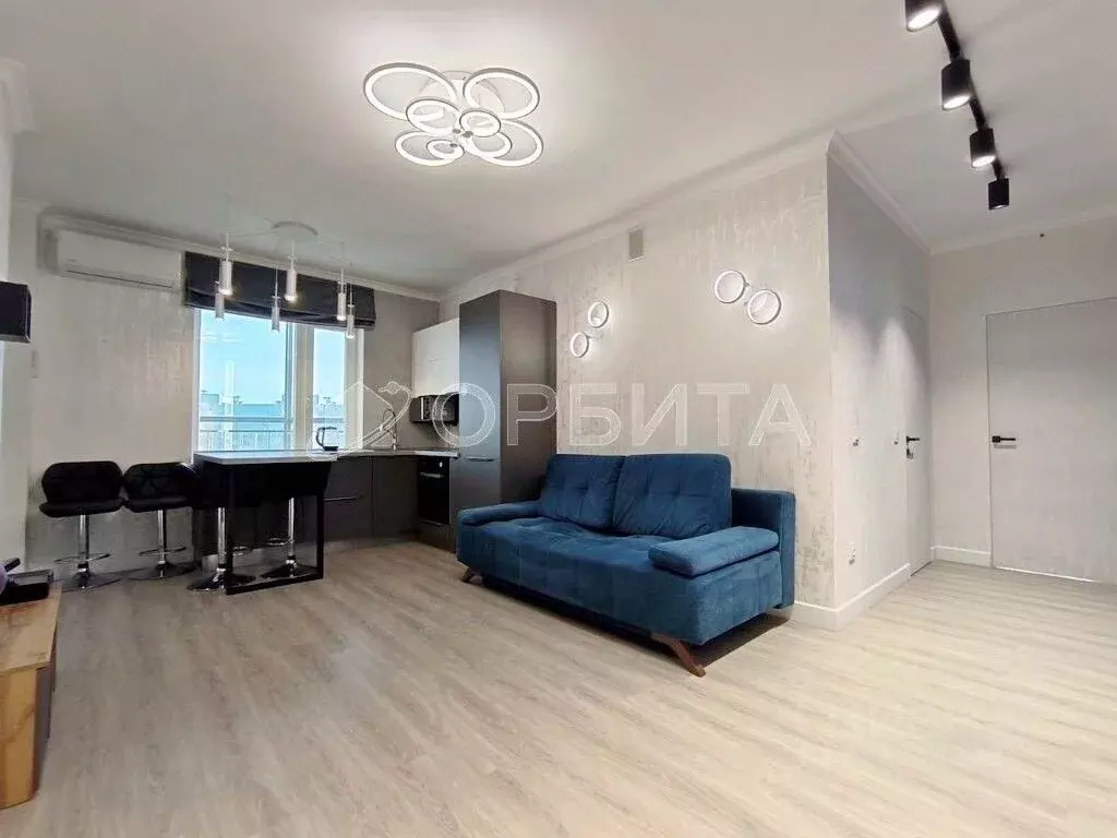 2-к кв. Тюменская область, Тюмень ул. Федюнинского, 64к1 (64.48 м) - Фото 1