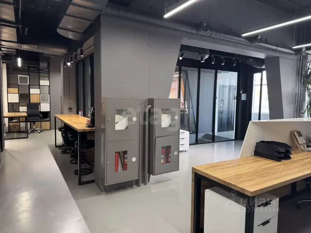 Помещение свободного назначения в Тюменская область, Тюмень ул. ... - Фото 1