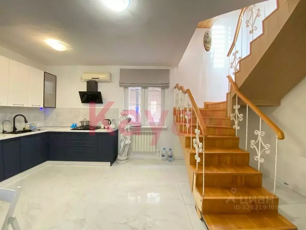 Дом в Краснодарский край, Геленджик Колхозная ул., 74 (263 м) - Фото 2