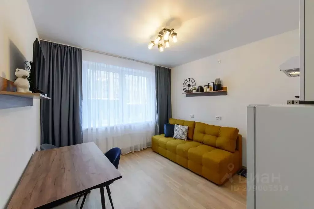 1-к кв. Свердловская область, Екатеринбург ул. Азина, 25 (45.0 м) - Фото 1