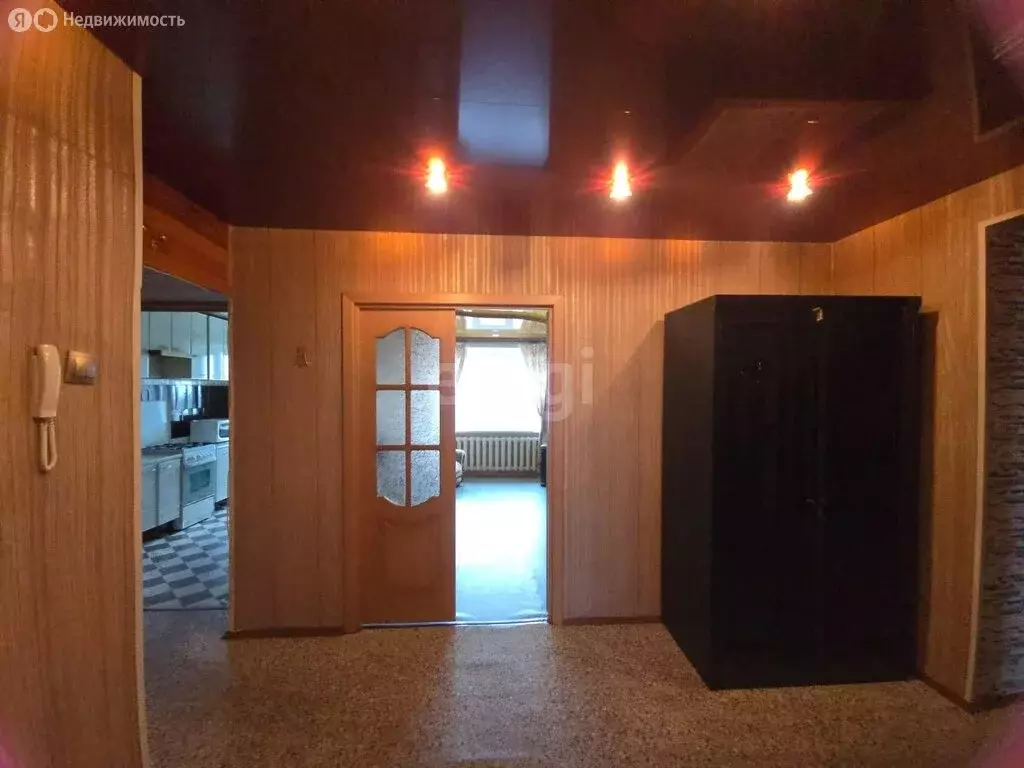 4-комнатная квартира: Хабаровск, улица Казачья Гора, 12 (78.4 м) - Фото 1