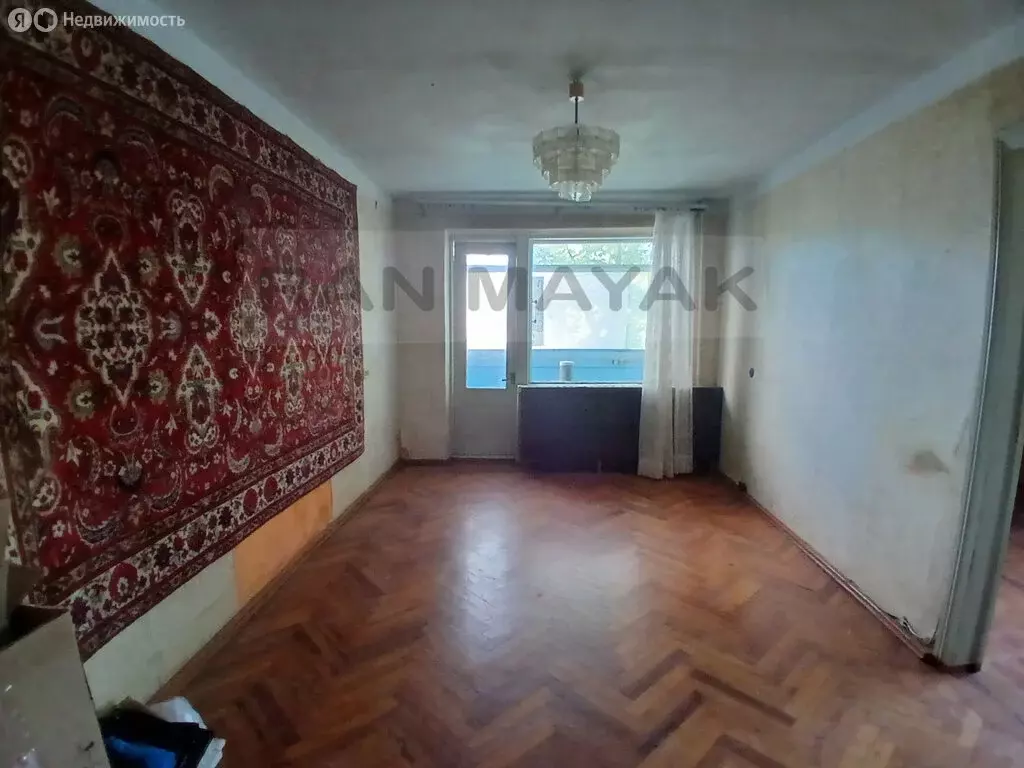 3-комнатная квартира: Майкоп, улица Димитрова, 11/4 (50.4 м) - Фото 1