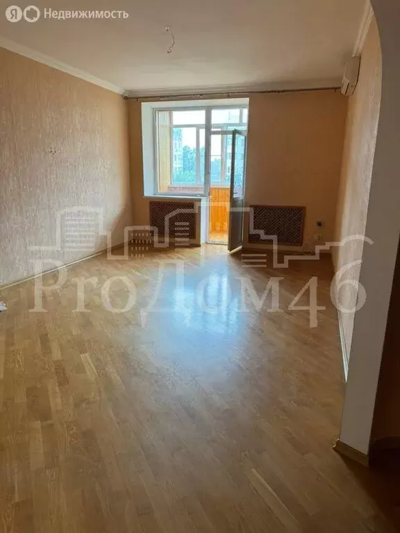 Квартира-студия: Курск, улица Карла Маркса, 72к15 (142.7 м) - Фото 1