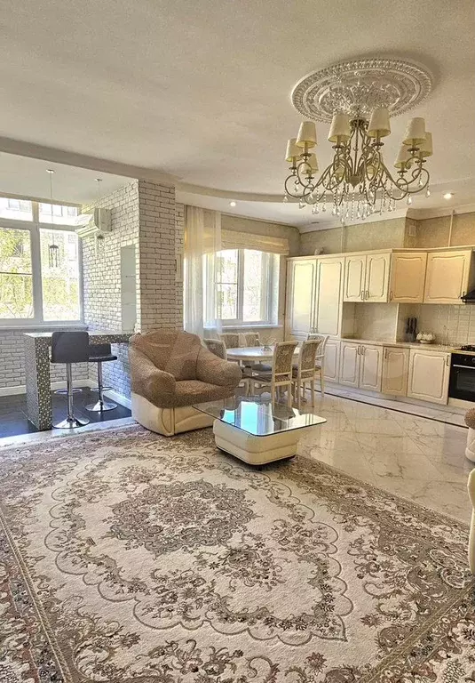 1-к. квартира, 100 м, 2/3 эт. - Фото 0