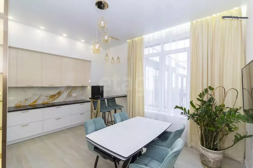 2-к кв. Тюменская область, Тюмень ул. Федюнинского, 30к9 (120.0 м) - Фото 0