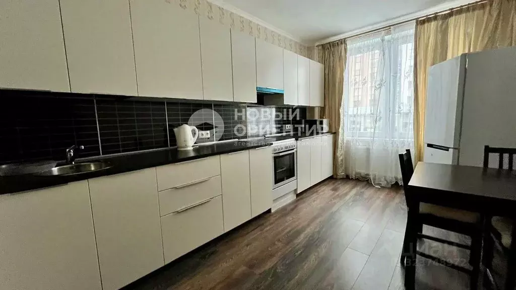 2-к кв. Свердловская область, Екатеринбург ул. Куйбышева, 21 (63.7 м) - Фото 1