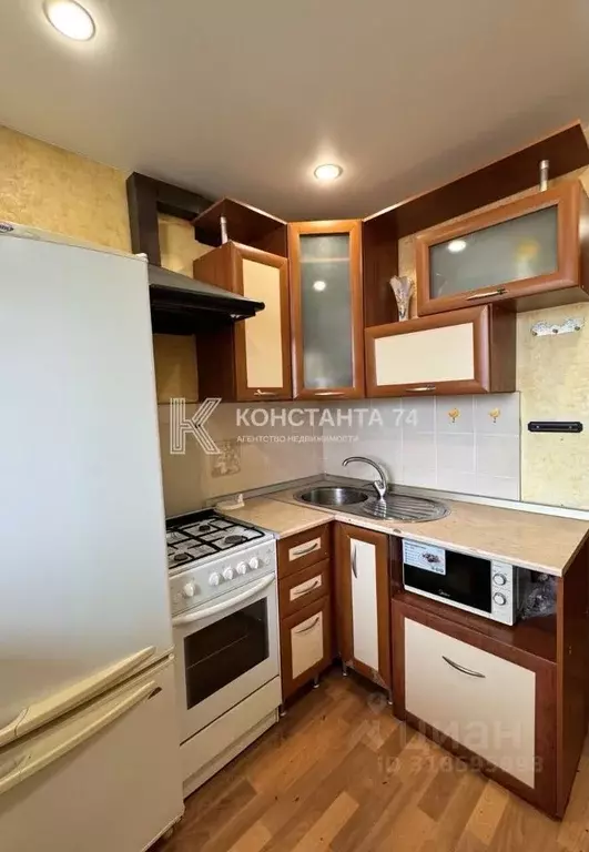 1-к кв. Челябинская область, Челябинск просп. Победы, 360 (32.0 м) - Фото 0