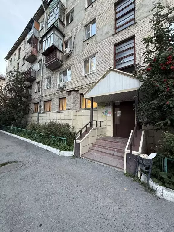 2-к кв. Тюменская область, Тюмень ул. Калинина, 9 (42.4 м) - Фото 1