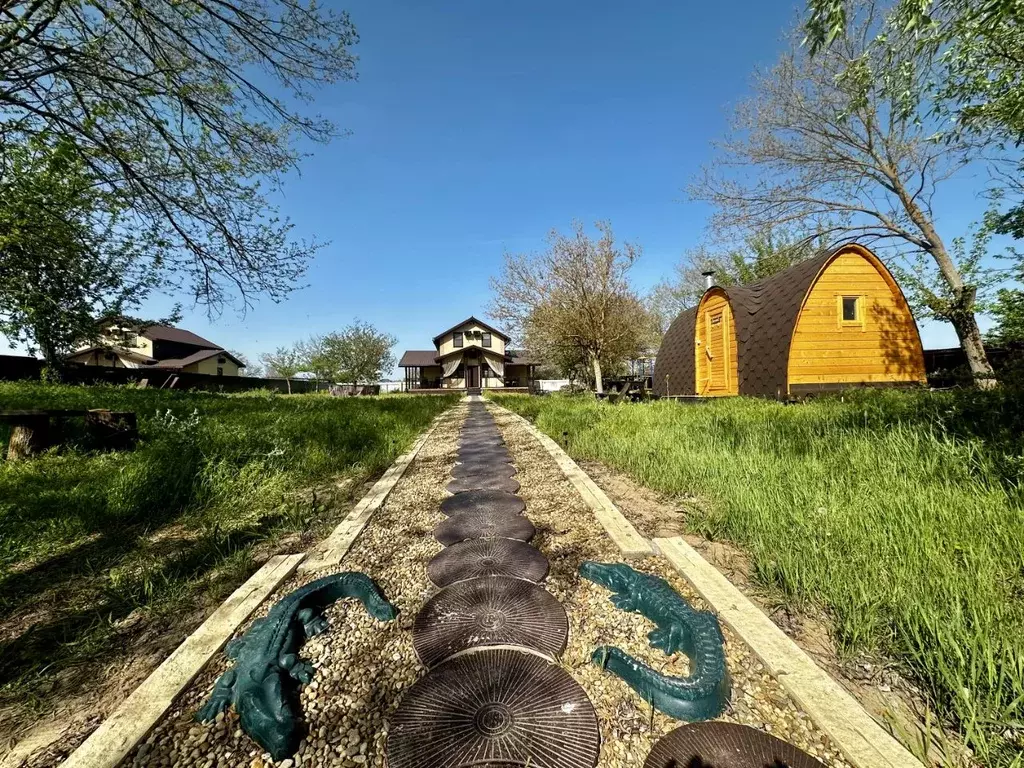 Дом в Астраханская область, Камызякский район, с. Караульное ул. ... - Фото 2