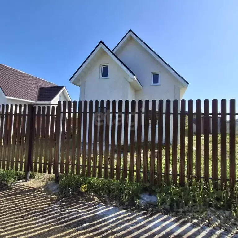 Дом в Ленинградская область, Ломоносовский район, д. Гостилицы ул. ... - Фото 1