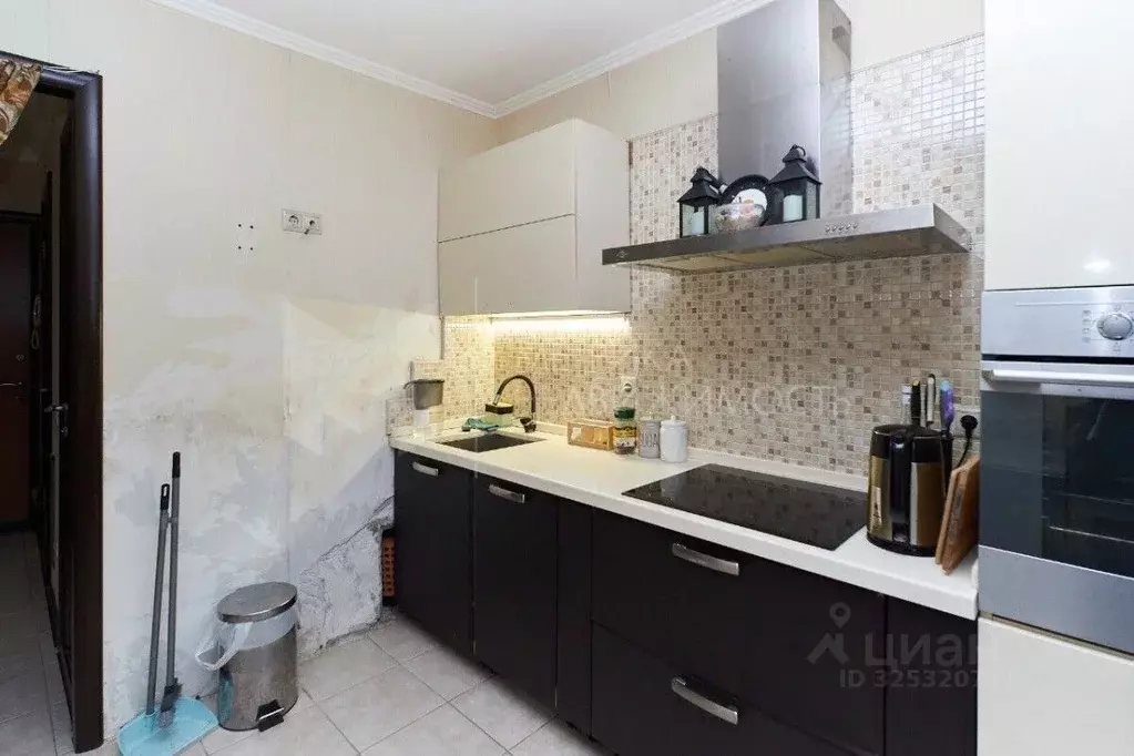 2-к кв. Тюменская область, Тюмень ул. Свердлова, 12 (50.0 м) - Фото 1