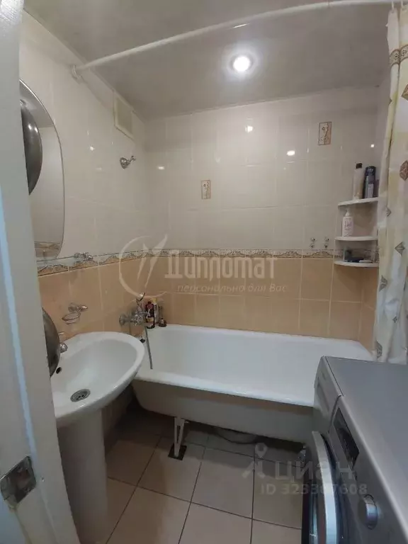 3-к кв. Курганская область, Курган Заозерный жилрайон, 3-й мкр, 9 ... - Фото 2