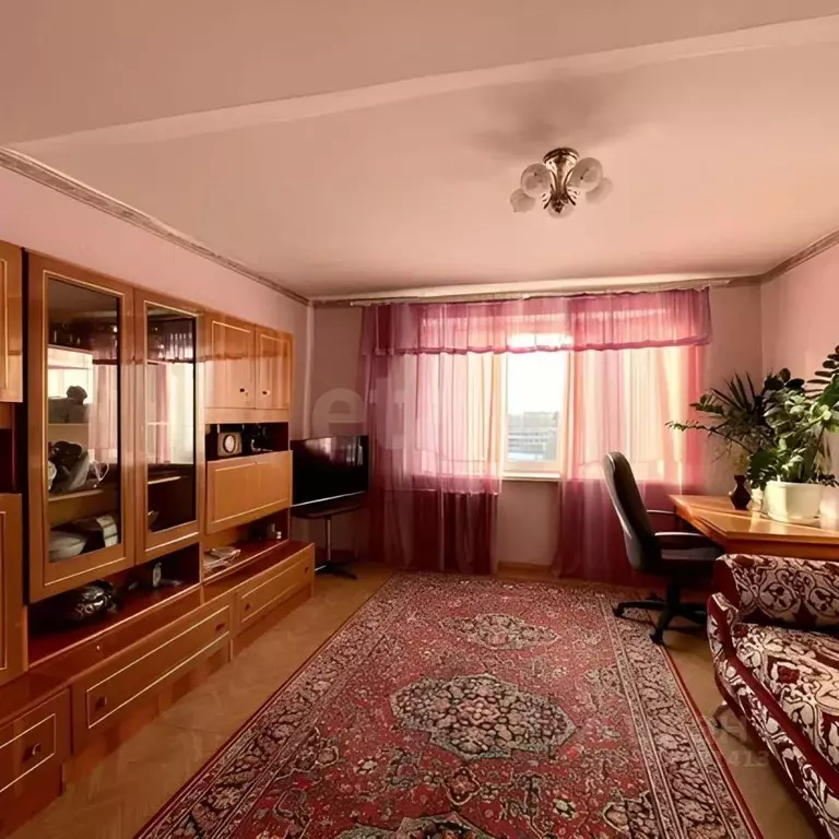 3-к кв. Тюменская область, Тюмень ул. 50 лет Октября, 68 (57.0 м) - Фото 1